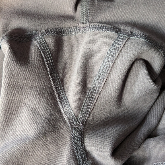 Fabletics Gray High-Waisted Leggings - READ DETAILS FOR SIZING - Picture 6 of 6